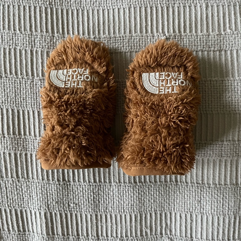 North Face fuzzy bear cub mittens 🐻